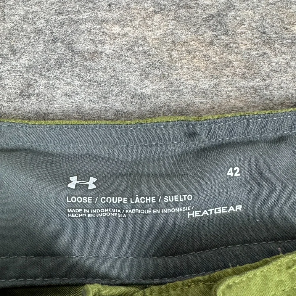 Under Armour item under